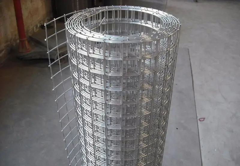 Hot dip galvanized welded mesh