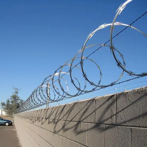 CROSSED CONCERTINA RAZOR WIRE