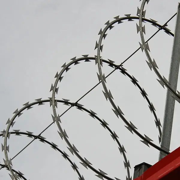 MILITARY CONCERTINA RAZOR WIRE